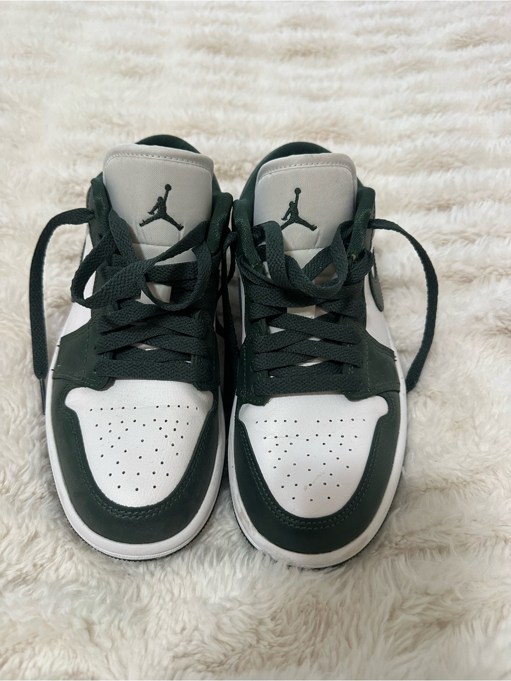 Nike Jordan Low-Top Sneakers in White & Dark Green